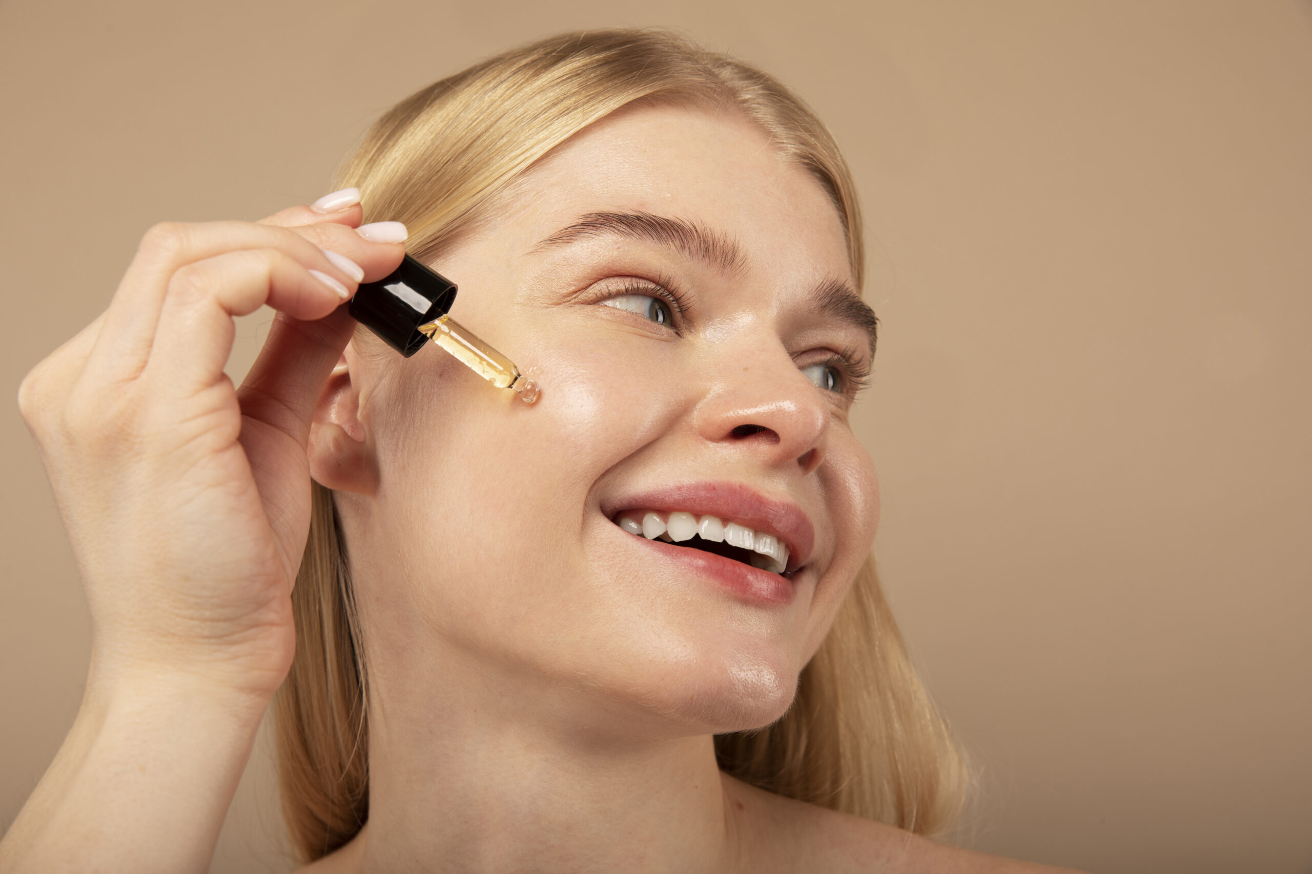 Retinol vs Retinal: Which Moisturiser is Worth Buying?